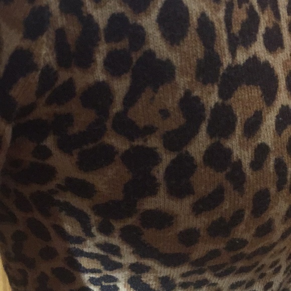 H&M Leopard short button down sweater cardigan 2 - Picture 5 of 8